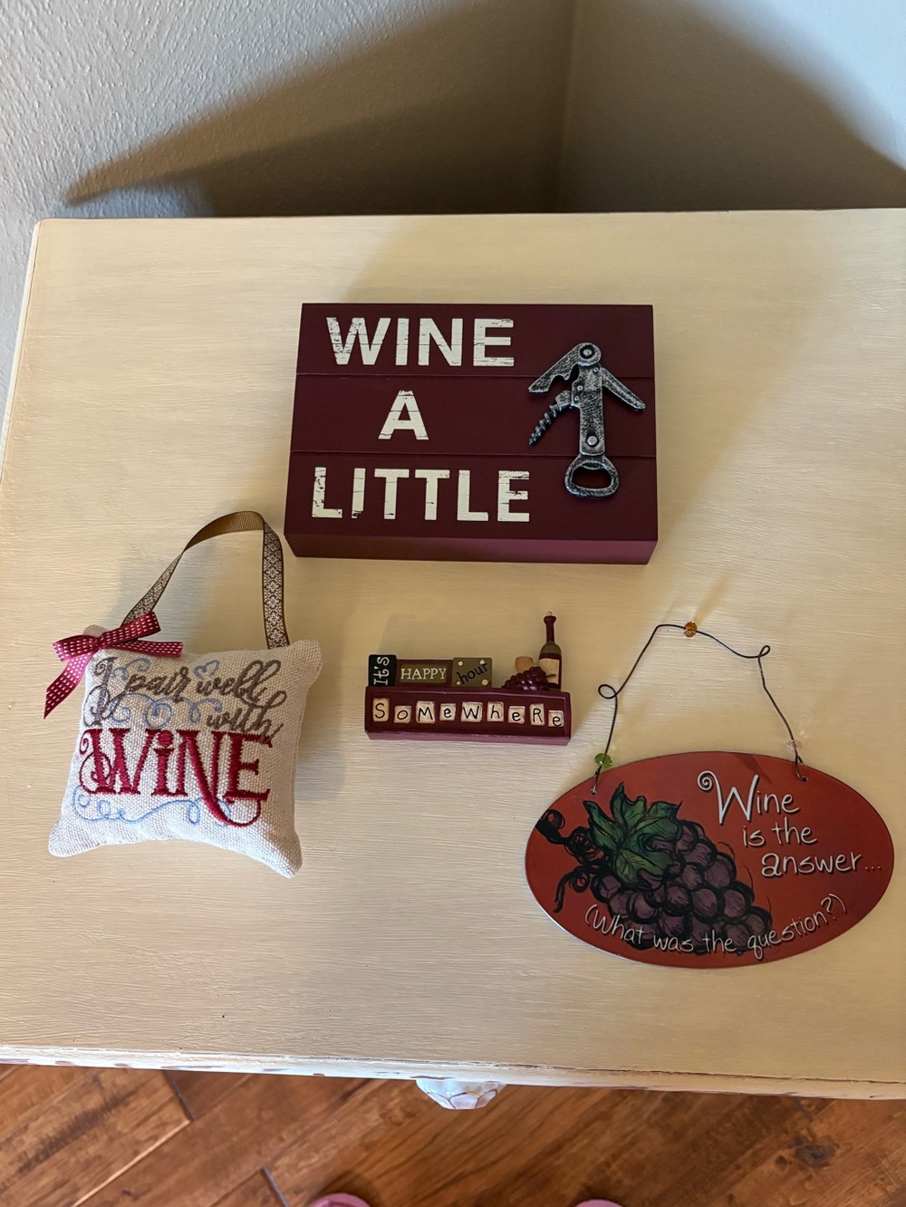 Wine decor, adorable!